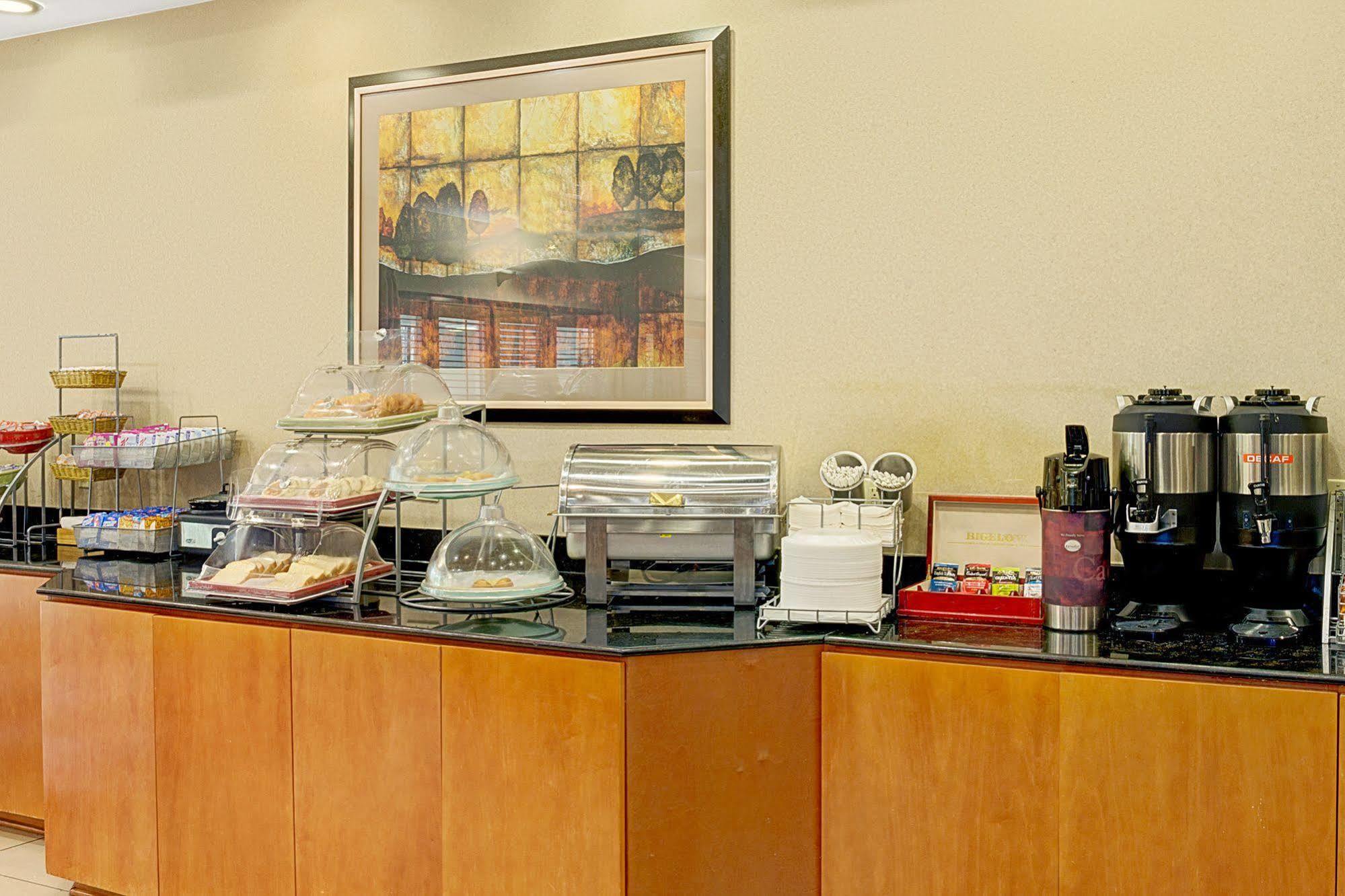 Wingate By Wyndham Atlanta Fairburn Hotel Екстериор снимка
